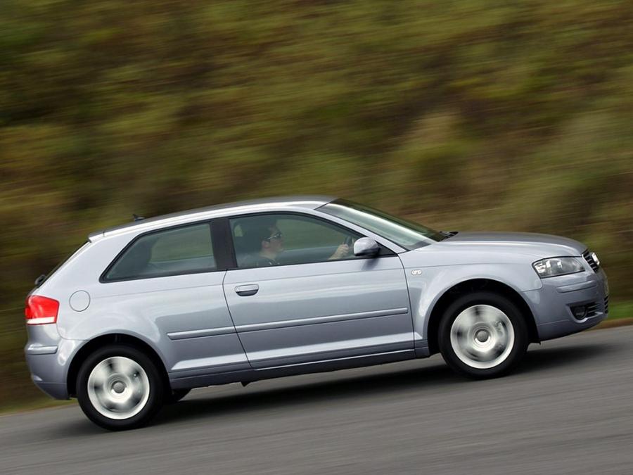  Audi A3 2.0 TDI (8P) 2003 года  (ZA) (фото 7 из 15)